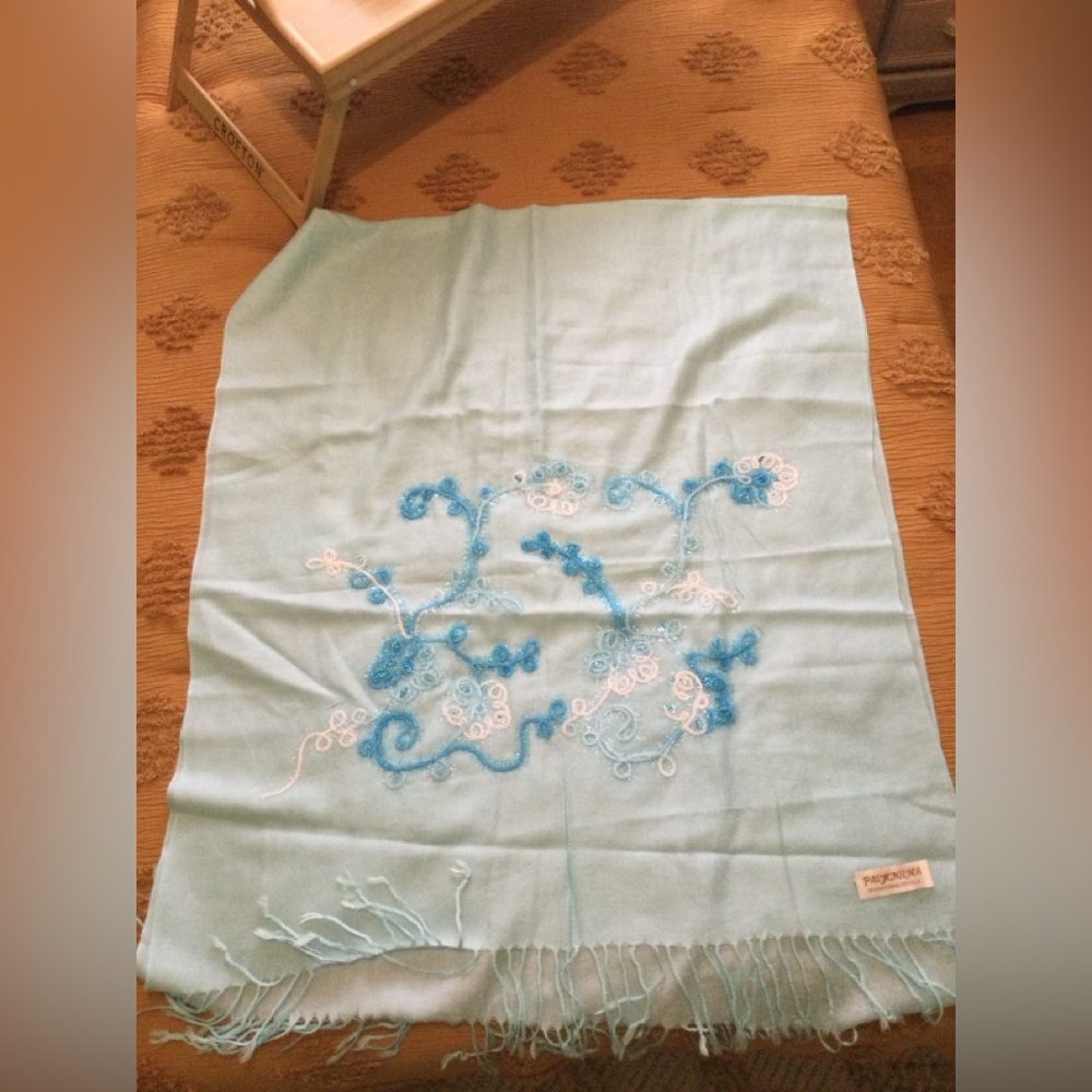 Shawl 70% Pashima 40% silk 27x64 soft blue with scroll design